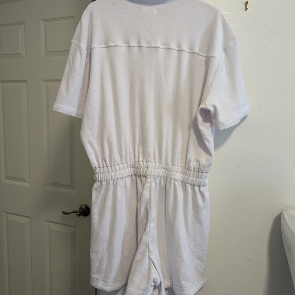 Good American Terry Romper Sz 2. Pre-owned Condition. Items  has some stains and - Picture 4 of 9